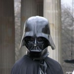 Komische Gestalten vor dem Brandenburger Tor